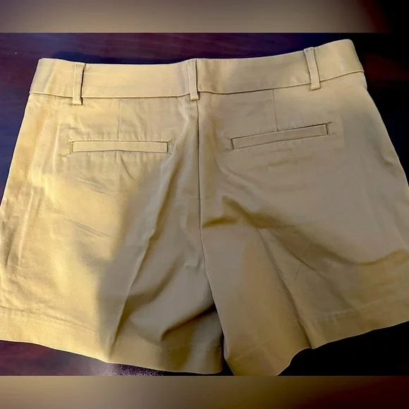 Banana Republic casual shorts, 5’ length. - Picture 2 of 6